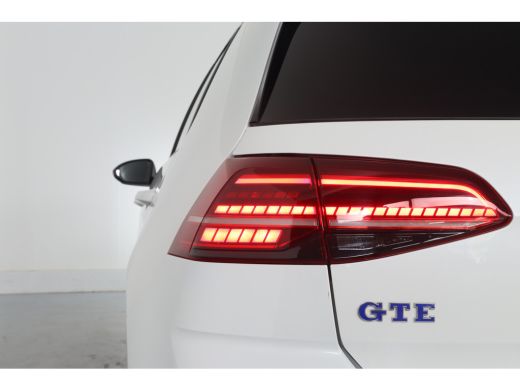 Volkswagen Golf 1.4 TSI PHEV GTE | LED | Camera | Leder | Memory | Sfeer Verlichting | Digital Cockpit | BLIS | K... ActivLease financial lease