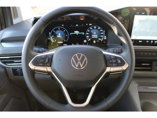 Volkswagen Transporter 2.0 TDI L1 Bulli | BPM VRIJ | Trekhaak | Navi | Cruise Control | Achteruitrijcamera | Soft Close ActivLease financial lease