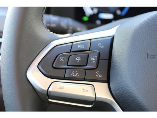 Volkswagen Transporter 2.0 TDI L1 Bulli | BPM VRIJ | Trekhaak | Navi | Cruise Control | Achteruitrijcamera | Soft Close ActivLease financial lease