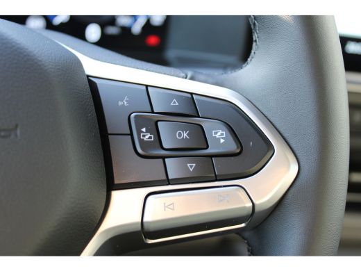 Volkswagen Transporter 2.0 TDI L1 Bulli | BPM VRIJ | Trekhaak | Navi | Cruise Control | Achteruitrijcamera | Soft Close ActivLease financial lease