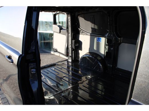 Volkswagen Transporter 2.0 TDI L1 Bulli | BPM VRIJ | Trekhaak | Navi | Cruise Control | Achteruitrijcamera | Soft Close ActivLease financial lease