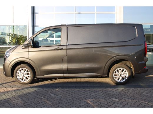 Volkswagen Transporter 2.0 TDI L1 Bulli | BPM VRIJ | Trekhaak | Navi | Cruise Control | Achteruitrijcamera | Soft Close ActivLease financial lease