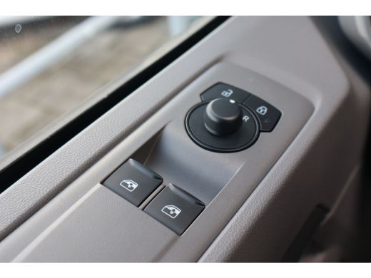 Volkswagen Transporter 149PK 2.0 TDI L1 Life | BPM VRIJ | 150 PK | Cruise Control | Apple Carplay | PDC | Achteruitrijamera ActivLease financial lease