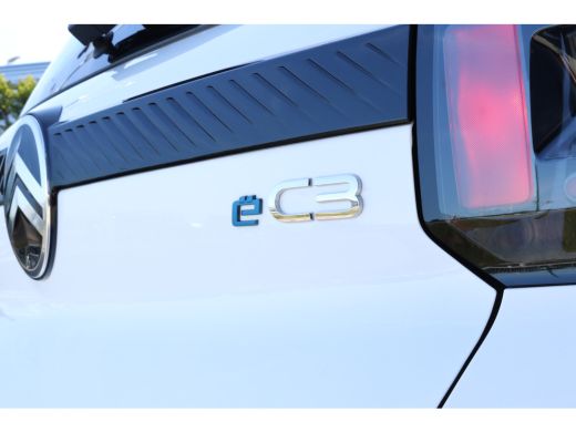 Citroën ë-C3 Plus | Dagrijverlichting | Koplampen met ECO LED verlichting | Neerklapbare achterbank 60/40 ActivLease financial lease