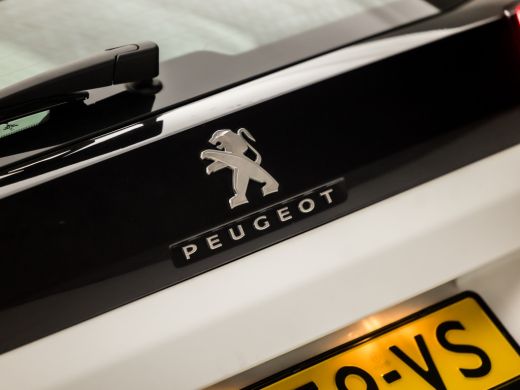 Peugeot 3008 1.2 PureTech Sport (APPLE CARPLAY, GROOT NAVI, LANE ASSIST, SPORTSTOELEN, PARKEERSENSOREN, TREKHA... ActivLease financial lease