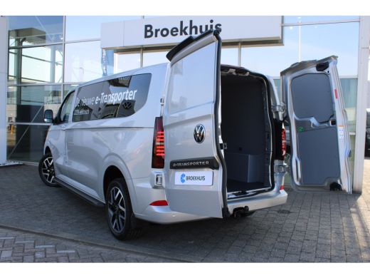 Volkswagen e-Transporter L2 Style 64 kWh 218 PK | Trekhaak | Sidebars | PDC | Camera | Navi | ACC | App Connect | Glaslook... ActivLease financial lease