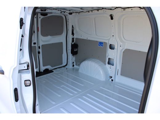 Volkswagen e-Transporter | VOOR MEKAAR DEALS | Life Intro | 64 kWh | 218 pk | L1 | Trekhaak | Stoelverwarming | Achteruitr... ActivLease financial lease