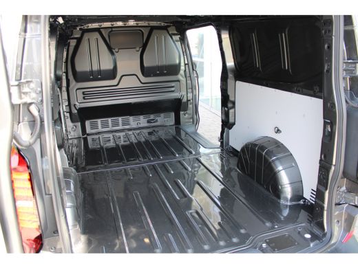 Volkswagen e-Transporter Life L2 64 kWh | VOOR MEKAAR DEALS | 218 pk | Trekhaak | Stoelverwarming |  Achteruitrijcamera | PDC ActivLease financial lease