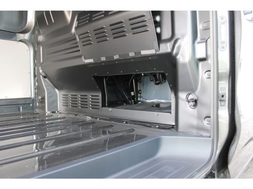 Volkswagen e-Transporter Life L2 64 kWh | VOOR MEKAAR DEALS | 218 pk | Trekhaak | Stoelverwarming |  Achteruitrijcamera | PDC ActivLease financial lease