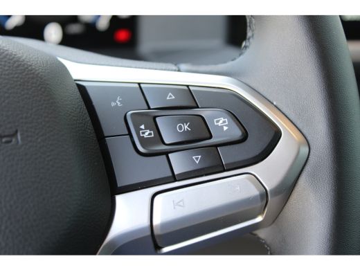 Volkswagen e-Transporter Life L2 64 kWh | VOOR MEKAAR DEALS | 218 pk | Trekhaak | Stoelverwarming |  Achteruitrijcamera | PDC ActivLease financial lease