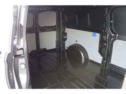 Volkswagen e-Transporter | VOOR MEKAAR DEALS | Life Intro | 64 kWh | 218 pk | L2 | Trekhaak | Stoelverwarming |  Achteruit... ActivLease financial lease