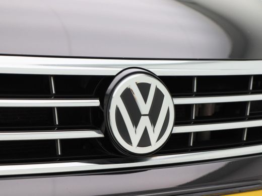 Volkswagen Passat Variant 1.5 TSi 150 Pk Automaat R-Line | Adaptive Cruise | CarPlay | Navigatie | Bluetooth | Park... ActivLease financial lease