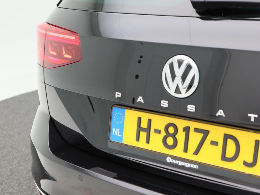 Volkswagen Passat Variant 1.5 TSi 150 Pk Automaat R-Line | Adaptive Cruise | CarPlay | Navigatie | Bluetooth | Park... ActivLease financial lease