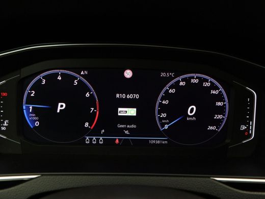 Volkswagen Passat Variant 1.5 TSi 150 Pk Automaat R-Line | Adaptive Cruise | CarPlay | Navigatie | Bluetooth | Park... ActivLease financial lease