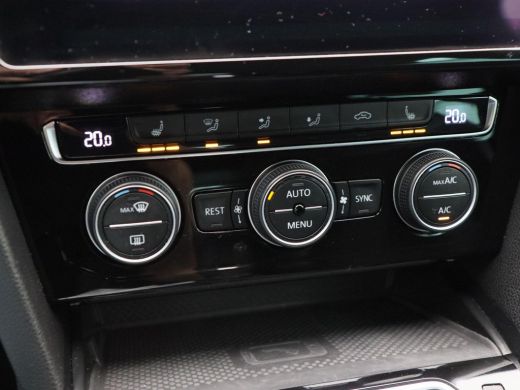 Volkswagen Passat Variant 1.5 TSi 150 Pk Automaat R-Line | Adaptive Cruise | CarPlay | Navigatie | Bluetooth | Park... ActivLease financial lease