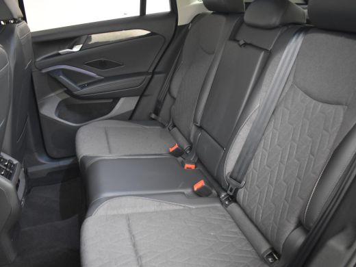 Volkswagen Tiguan 1.5 eTSI 7-DSG Life Edition l Elektr. Trekhaak l LED Plus l Stoelverwarming l 18" Napoli velgen l... ActivLease financial lease