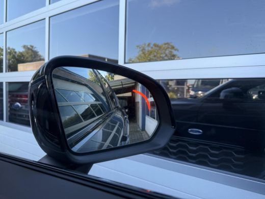 Volvo  XC40 Recharge P8 AWD R-Design SOH 93% Navi Camera Led Carplay ActivLease financial lease