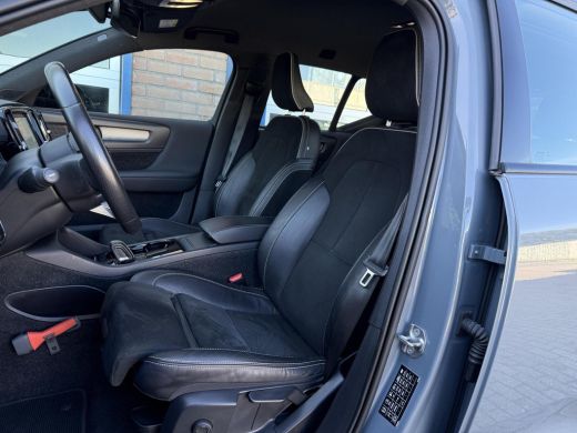 Volvo  XC40 Recharge P8 AWD R-Design SOH 93% Navi Camera Led Carplay ActivLease financial lease