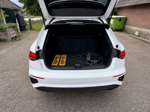 Audi A3 Sportback 45 TFSI e S edition PHEV S-LINE NAVI LED ECC 78000KM!!! ActivLease financial lease