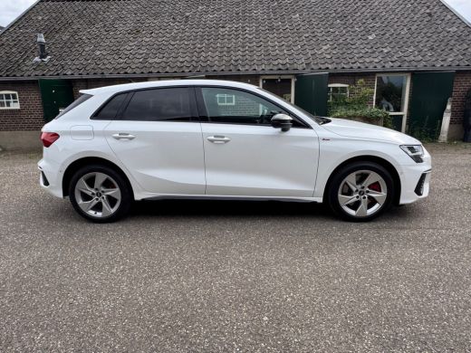 Audi A3 Sportback 45 TFSI e S edition PHEV S-LINE NAVI LED ECC 78000KM!!! ActivLease financial lease