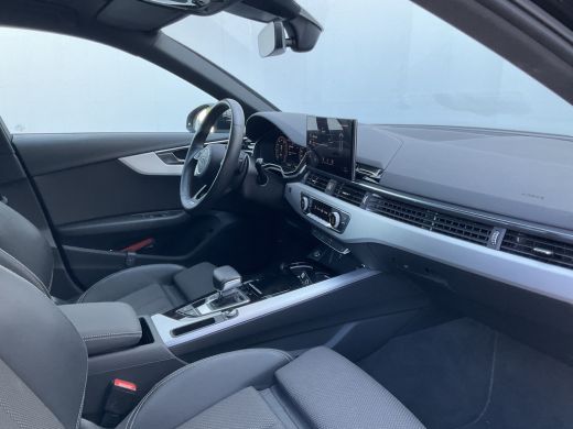 Audi A4 Avant 35 TFSI S edition Virtual Carplay Stoelverw Keyless Trekhaak Led Elek.Klep S-Line NL-Auto! ActivLease financial lease