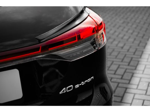 Audi Q4 e-tron Edition | Achterklep, automatisch bedienbaar | Audi Virtual Cockpit | Audi sound system ActivLease financial lease