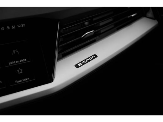 Audi Q4 e-tron Edition | Achterklep, automatisch bedienbaar | Audi Virtual Cockpit | Audi sound system ActivLease financial lease