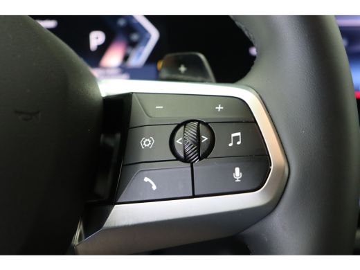 BMW 1 Serie 120 M Sport Automaat / Sportstoelen / Achteruitrijcamera / M Adaptief onderstel / Stoelverwarming ActivLease financial lease
