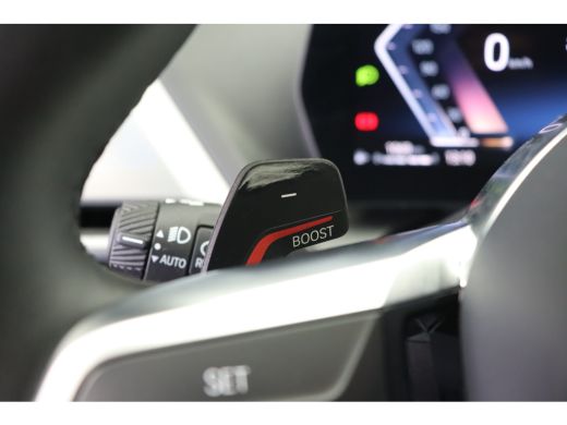 BMW 1 Serie 120 M Sport Automaat / Sportstoelen / Achteruitrijcamera / M Adaptief onderstel / Stoelverwarming ActivLease financial lease