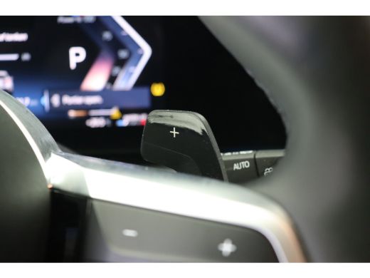 BMW 1 Serie 120 M Sport Automaat / Sportstoelen / Achteruitrijcamera / M Adaptief onderstel / Stoelverwarming ActivLease financial lease