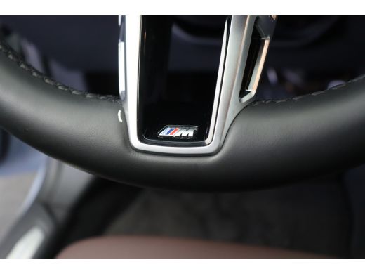 BMW 1 Serie 120 M Sport Automaat / Sportstoelen / Achteruitrijcamera / M Adaptief onderstel / Stoelverwarming ActivLease financial lease
