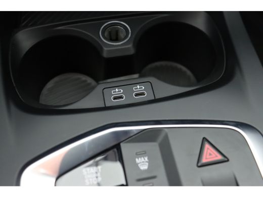 BMW 1 Serie 120 M Sport Automaat / Sportstoelen / Achteruitrijcamera / M Adaptief onderstel / Stoelverwarming ActivLease financial lease