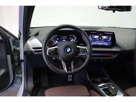 BMW 1 Serie 120 M Sport Automaat / Sportstoelen / Achteruitrijcamera / M Adaptief onderstel / Stoelverwarming ActivLease financial lease