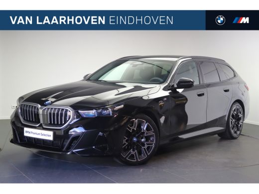 BMW 5 Serie Touring 530e M Sport Automaat / Trekhaak / Stoelventilatie / Achteruitrijcamera / Comfort Access ... BMW 5 Serie Touring 530e M Sport Automaat / Trekhaak / Stoelventilatie / Achteruitrijcamera / Comfort Access ...