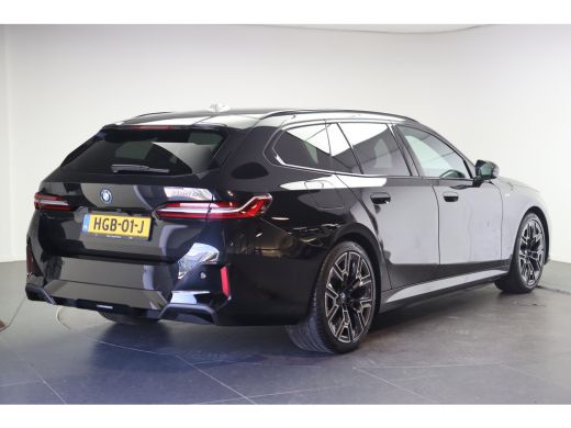 BMW 5 Serie Touring 530e M Sport Automaat / Trekhaak / Stoelventilatie / Achteruitrijcamera / Comfort Access ... ActivLease financial lease