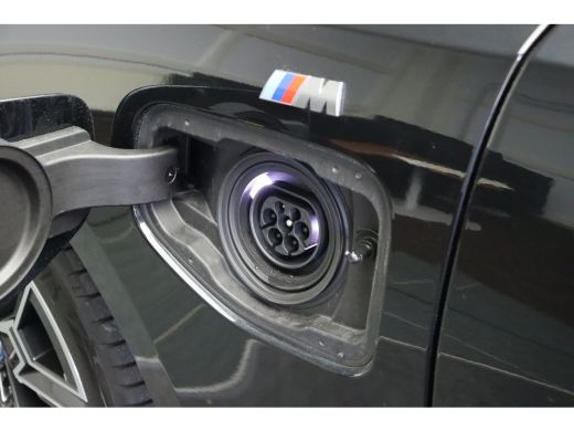 BMW 5 Serie Touring 530e M Sport Automaat / Trekhaak / Stoelventilatie / Achteruitrijcamera / Comfort Access ... ActivLease financial lease