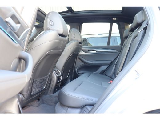 BMW iX3 High Executive / Trekhaak / Sportstoelen / Achteruitrijcamera / M Adaptief onderstel / Adaptieve ... ActivLease financial lease