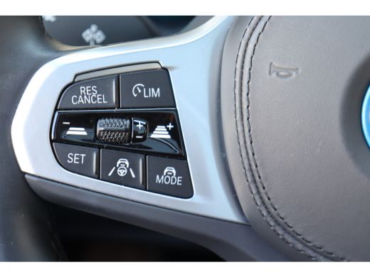 BMW iX3 High Executive / Trekhaak / Sportstoelen / Achteruitrijcamera / M Adaptief onderstel / Adaptieve ... ActivLease financial lease