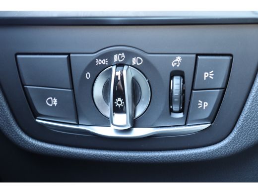 BMW iX3 High Executive / Trekhaak / Sportstoelen / Achteruitrijcamera / M Adaptief onderstel / Adaptieve ... ActivLease financial lease