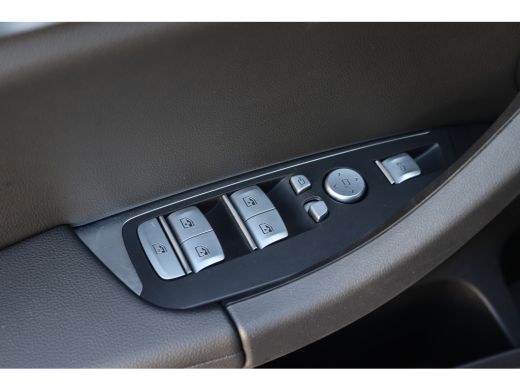 BMW iX3 High Executive / Trekhaak / Sportstoelen / Achteruitrijcamera / M Adaptief onderstel / Adaptieve ... ActivLease financial lease