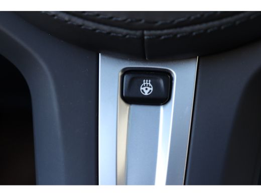BMW iX3 High Executive / Trekhaak / Sportstoelen / Achteruitrijcamera / M Adaptief onderstel / Adaptieve ... ActivLease financial lease