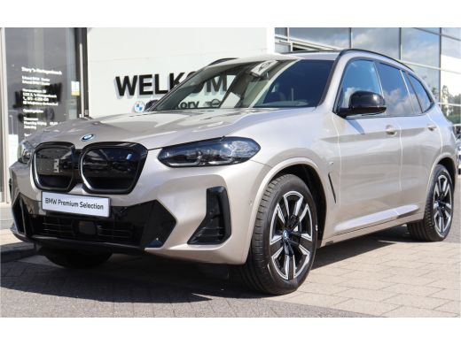 BMW iX3 High Executive / Trekhaak / Sportstoelen / Achteruitrijcamera / M Adaptief onderstel / Adaptieve ... ActivLease financial lease