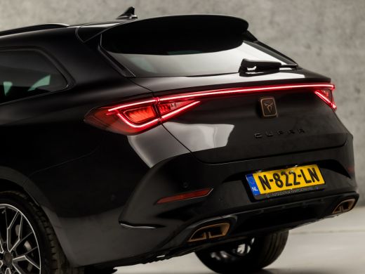CUPRA Leon Sportstourer 1.4 e-Hybrid VZ 245Pk Automaat (APPLE CARPLAY, GROOT NAVI, DIGITAL COCKPIT, CAMERA, LEDER, SPORTS... ActivLease financial lease