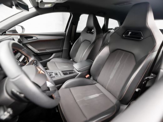 CUPRA Leon Sportstourer 1.4 e-Hybrid VZ 245Pk Automaat (APPLE CARPLAY, GROOT NAVI, DIGITAL COCKPIT, CAMERA, LEDER, SPORTS... ActivLease financial lease