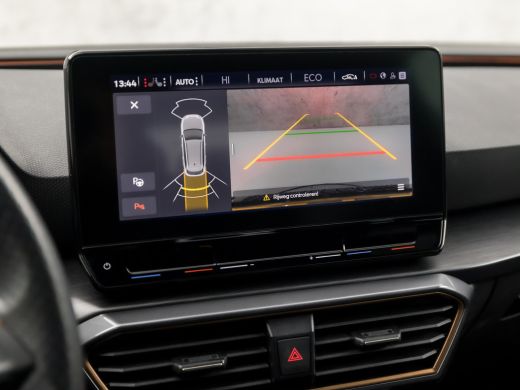 CUPRA Leon Sportstourer 1.4 e-Hybrid VZ 245Pk Automaat (APPLE CARPLAY, GROOT NAVI, DIGITAL COCKPIT, CAMERA, LEDER, SPORTS... ActivLease financial lease