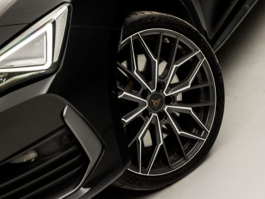 CUPRA Leon Sportstourer 1.4 e-Hybrid VZ 245Pk Automaat (APPLE CARPLAY, GROOT NAVI, DIGITAL COCKPIT, CAMERA, LEDER, SPORTS... ActivLease financial lease