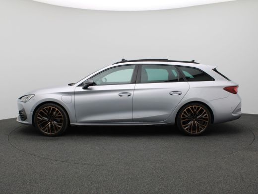 CUPRA Leon Sportstourer 1.4 e-Hybrid VZ Performance 245PK DSG Black Edition, Pano-Schuifdak, Adaptieve Cruise Controle, T... ActivLease financial lease