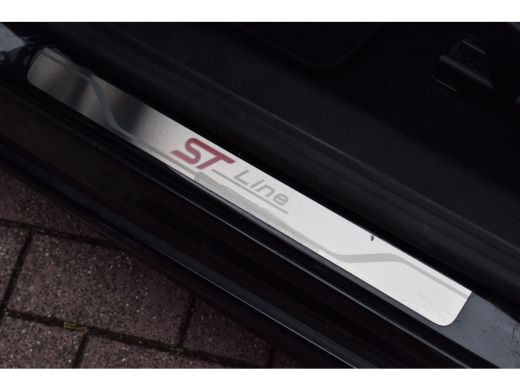 Ford Focus 1.5 EcoBoost ST Line Business | Apple CarPlay | Airco | Sportstoelen | Cruise ActivLease financial lease