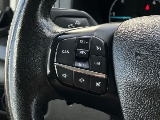 Ford Transit Custom 300 2.0 TDCI 105 PK / L1H1 / 1e EIG. / 80.552 KM !! / AIRCO / CRUISE / STOELVERWARMING / 2X SCHUI... ActivLease financial lease