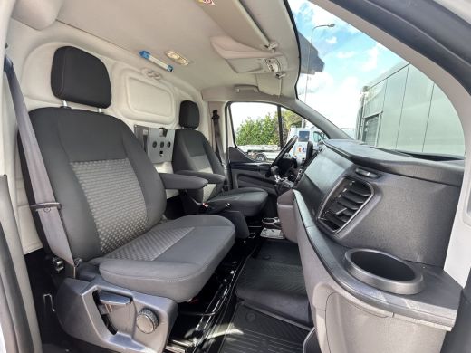 Ford Transit Custom 300 2.0 TDCI 105 PK / L1H1 / 1e EIG. / 80.552 KM !! / AIRCO / CRUISE / STOELVERWARMING / 2X SCHUI... ActivLease financial lease